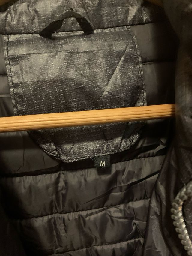 Cazadora de plumas ligera.