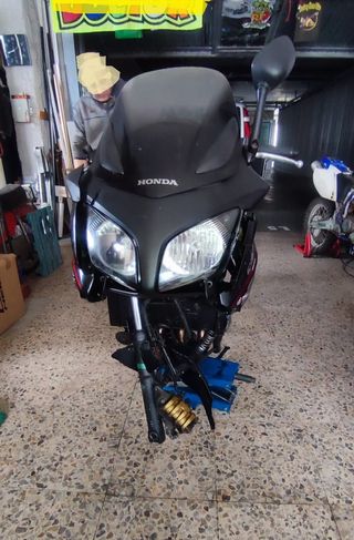 Honda CBF 600 del 2012, de inyección, por piezas