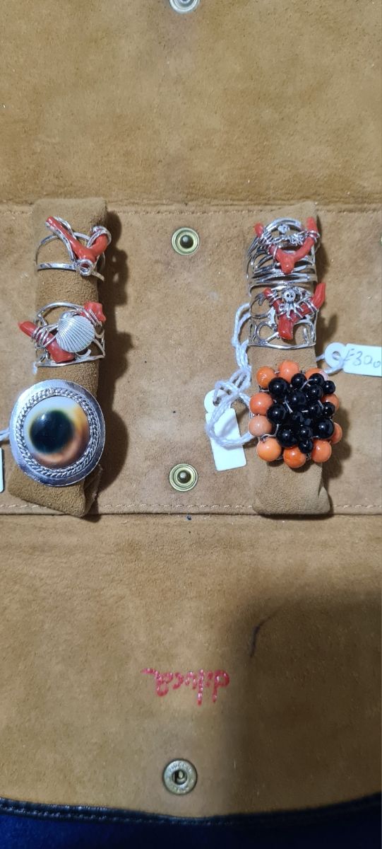 Anelli in argento e corallo