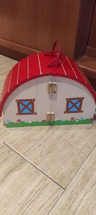 Casita de madera y complementos