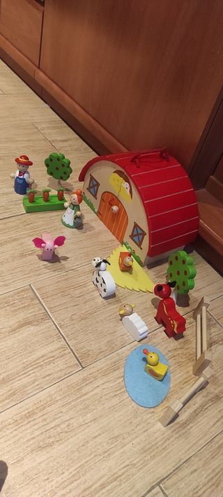 Casita de madera y complementos