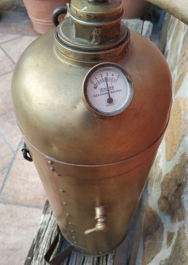 Fumigador antiguo metálico