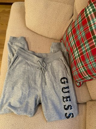 chandal guess original gris con lentejuelas