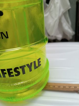 Borraccia in plastica resistente.