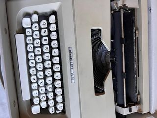 Maquina de escribir Olivetti