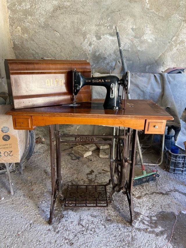 MAQUINA DE COSER ALFA