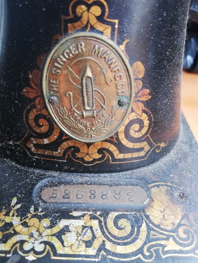 Máquina de coser Singer antigua