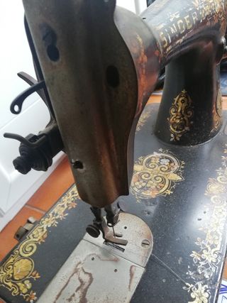 Máquina de coser Singer antigua
