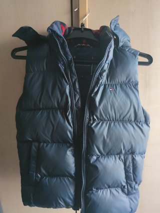 Chaleco y camisa Tommy Hilfiger