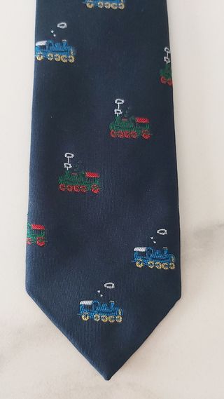 Corbata infantil con estampado de trenes
