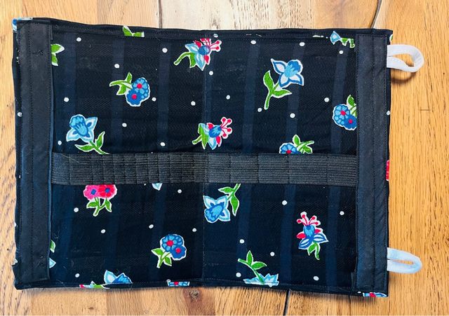 Portauncinetti handmade nero con fiori