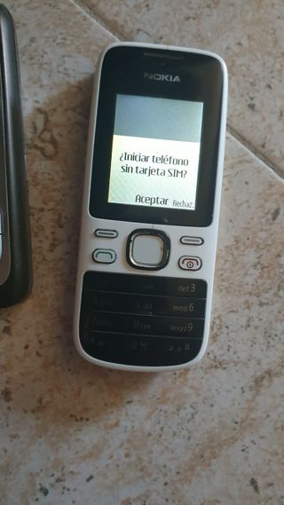 2 telefonos nokia antiguos