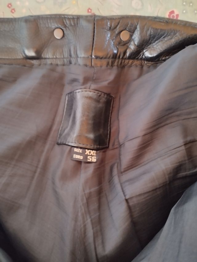 Pantalón cuero