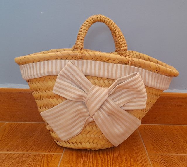 Capazo pequeño decorado con tela Corpus pétalos