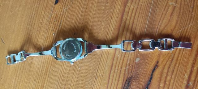 Bellissimo orologio da donna in acciaio