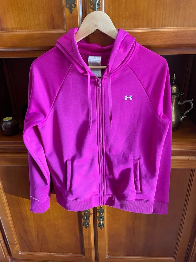 sudadera under armour como nueva talla M