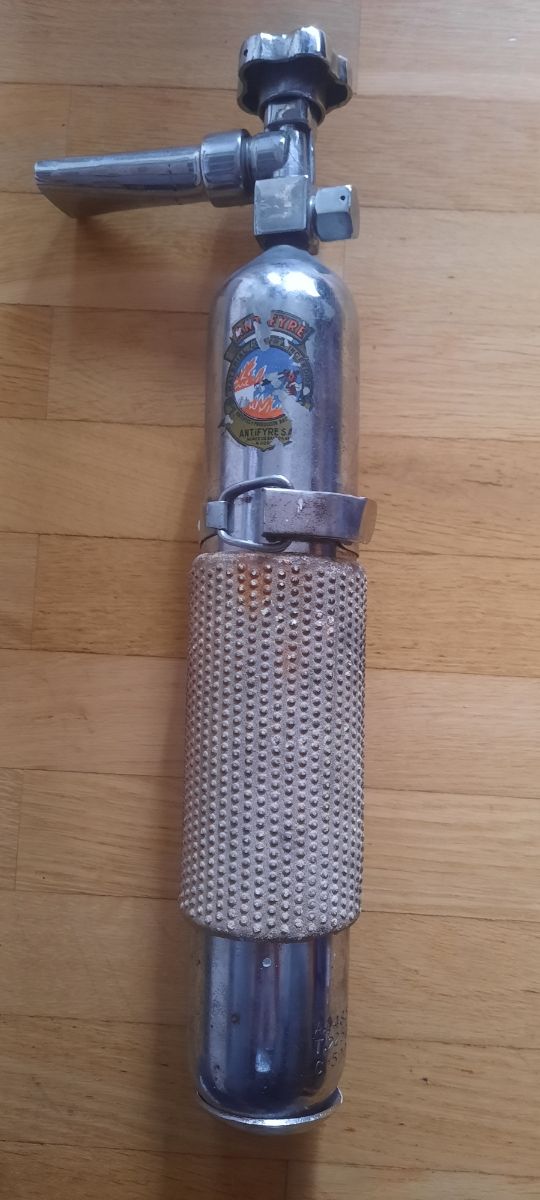 Antiguo extintor!!!!!