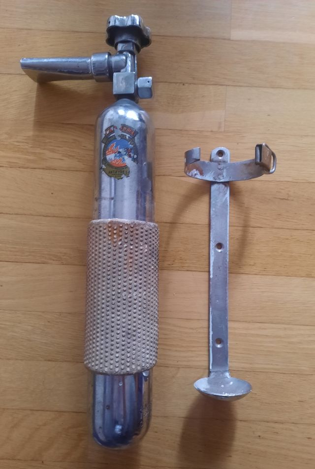 Antiguo extintor!!!!!