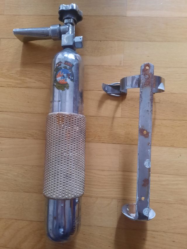 Antiguo extintor!!!!!