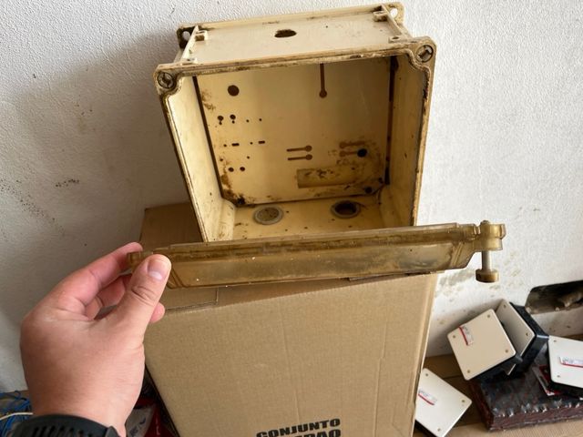 Tapa caja empotrable contador de luz