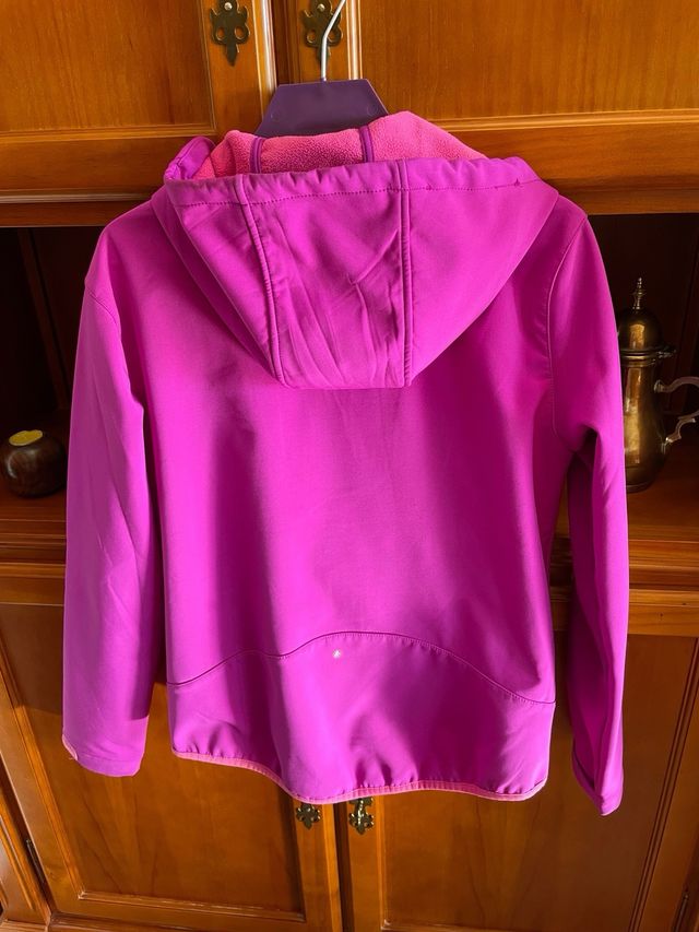 chaqueta de montaña en buen estado