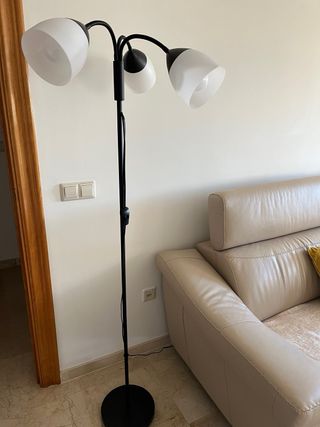 se vende lampara de pie