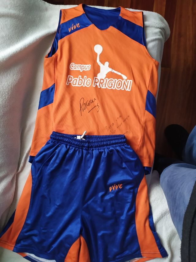 Equipación oficial campus Pablo prigioni