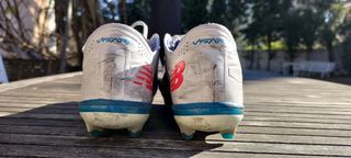 Botas fútbol New Balance