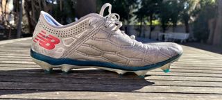 Botas fútbol New Balance