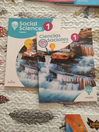 Libro Ciencias Sociales español e ingles