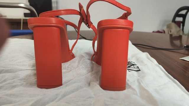 Sandalias tacón Zara