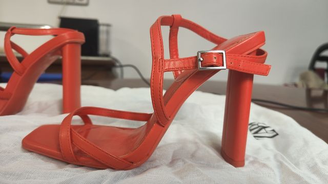 Sandalias tacón Zara