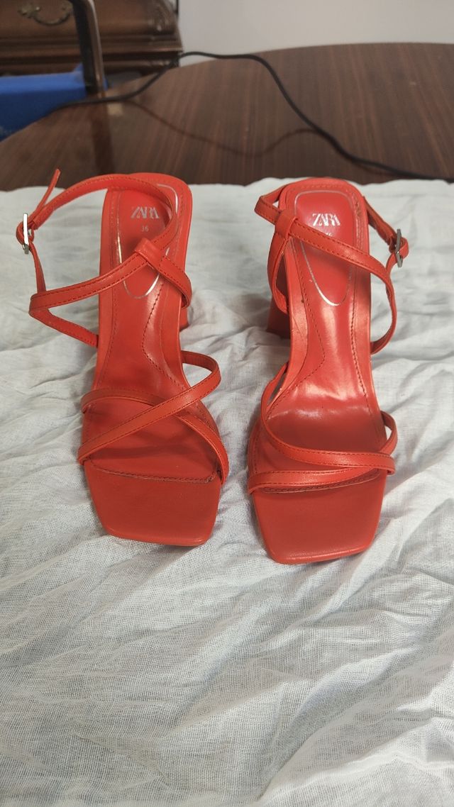 Sandalias tacón Zara