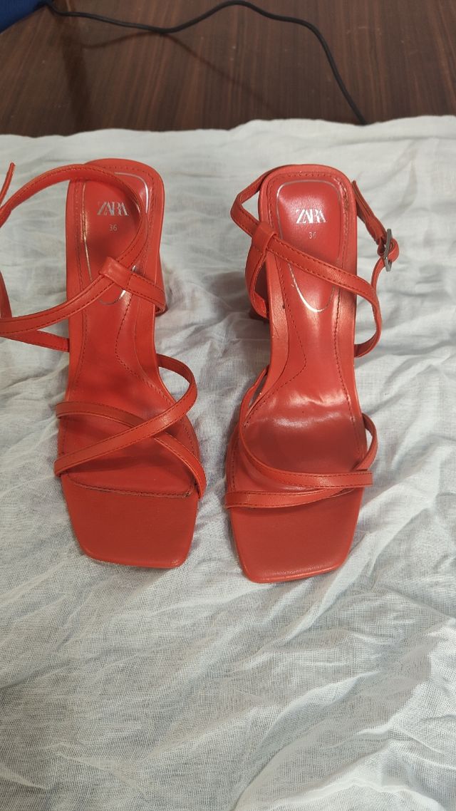 Sandalias tacón Zara