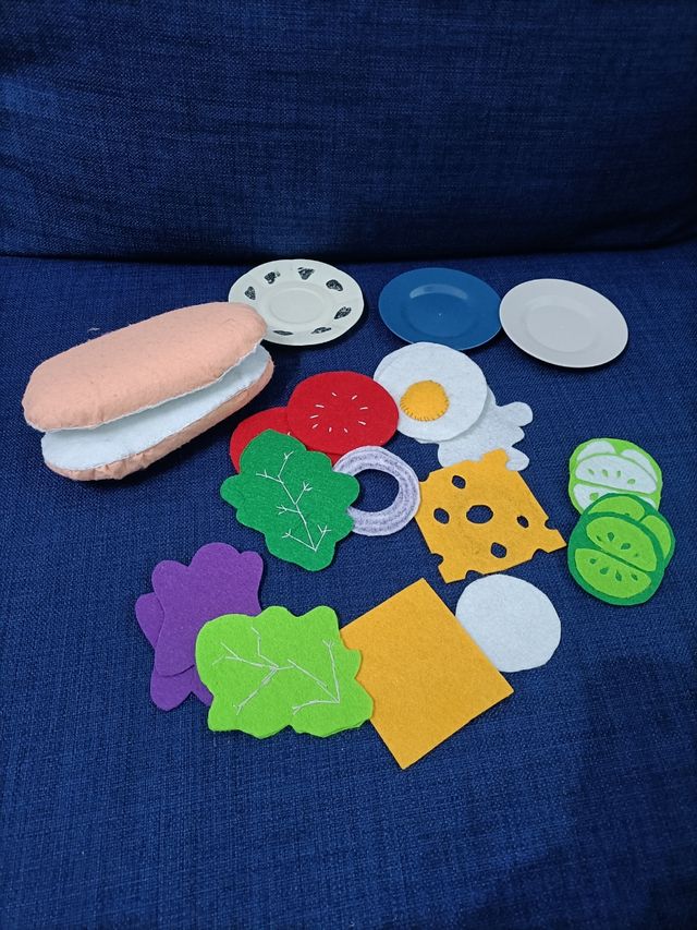 Cocina vitro con menaje de juguete