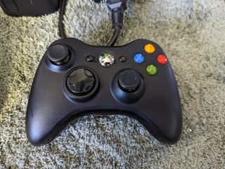 kinect xbox 360 con 2 mandos y juegos