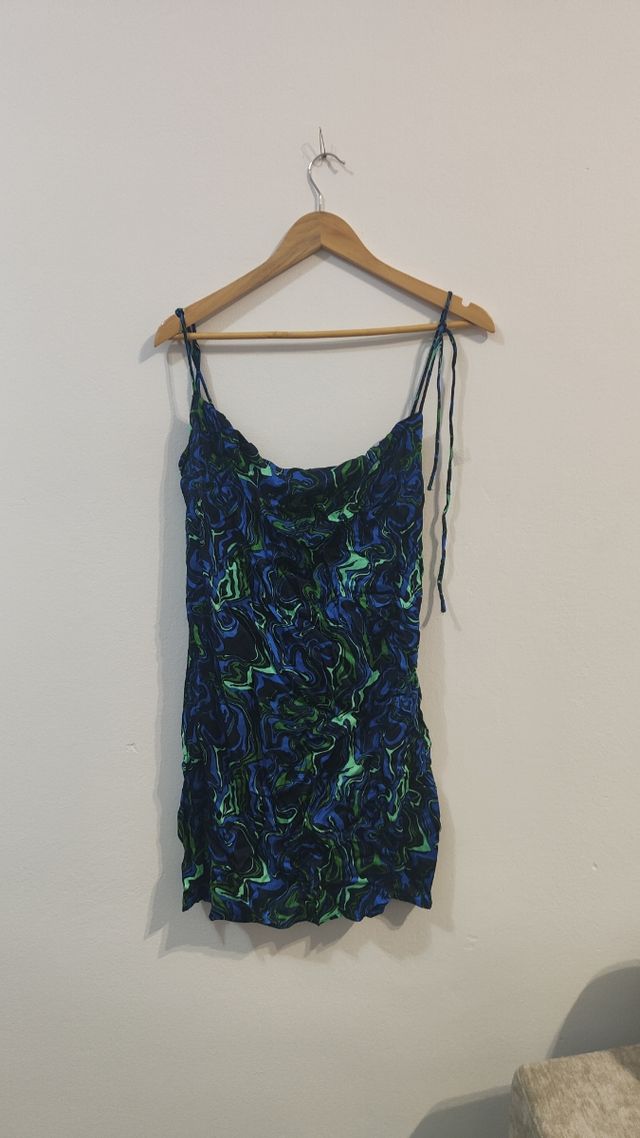 Vestido tirantes Stradivarius 