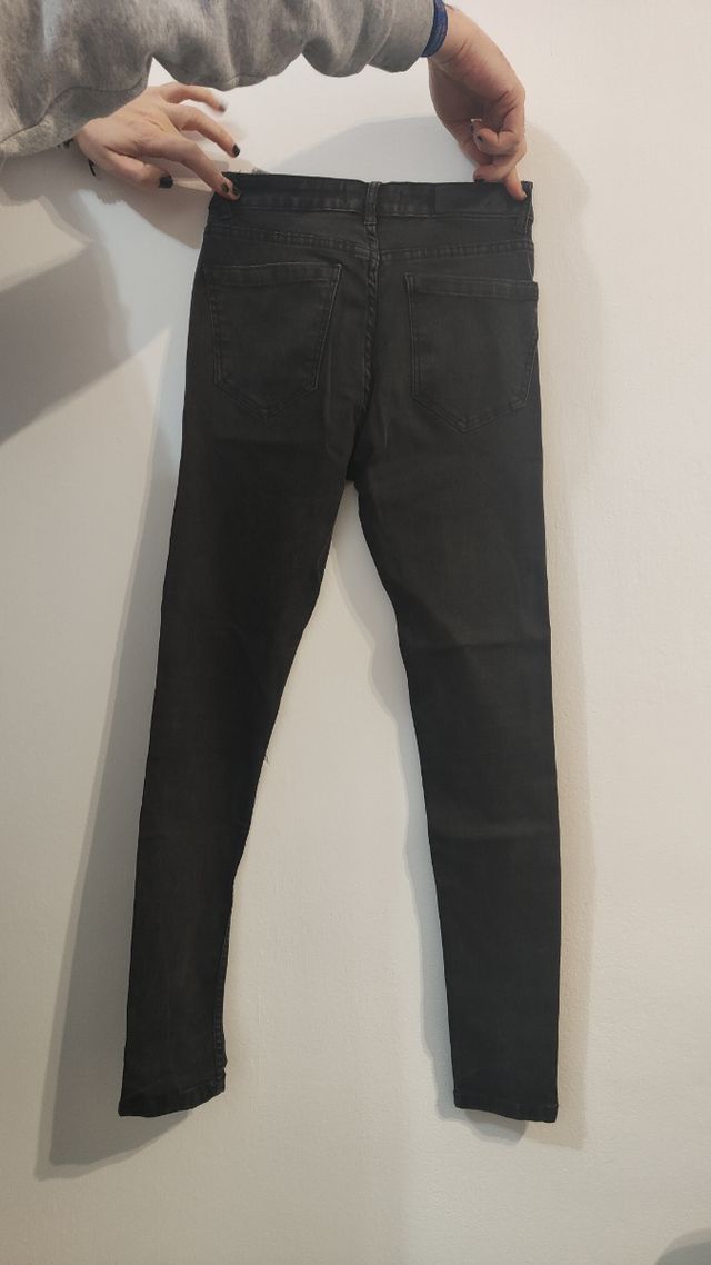 Vaquero pitillo negro Mango