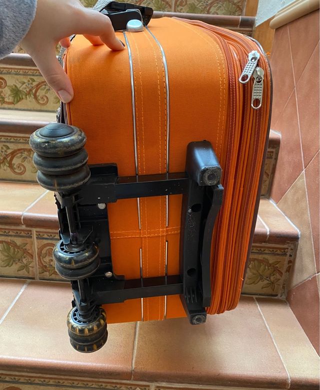 Maleta tamaño mediano