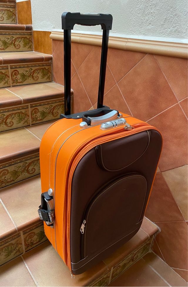 Maleta tamaño mediano