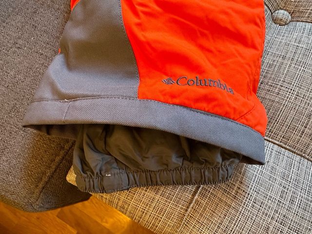 Pantalon nieve infantil Columbia y botas nieve