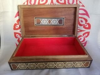 Caja joyero antigua. 