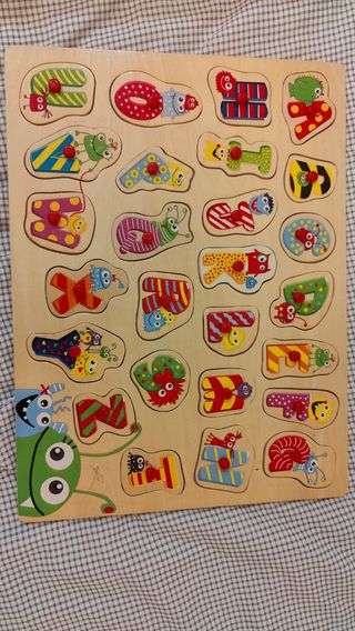 Juego de madera: puzzle abecedario