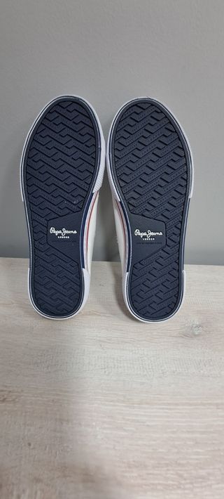 Zapatillas Pepe jeans.