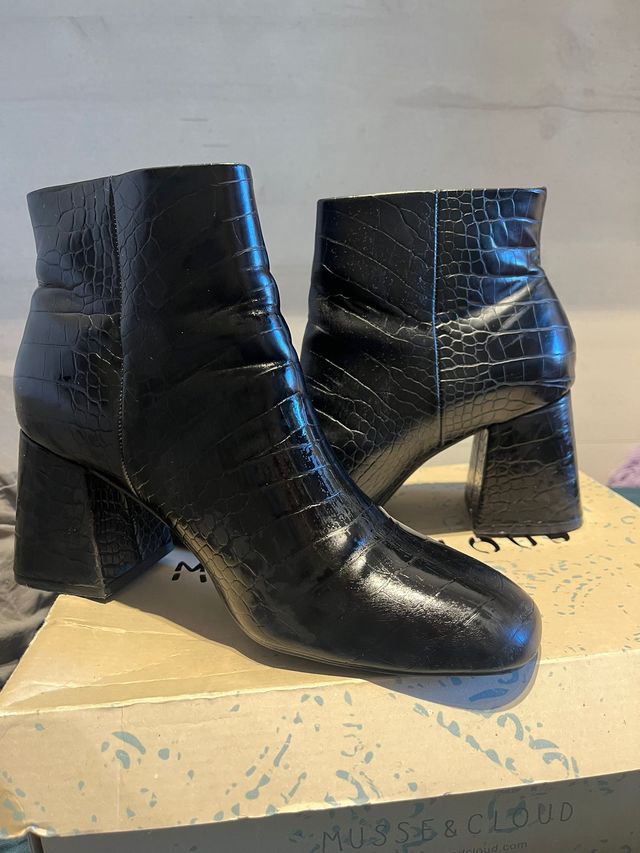 Botines negros Stradivarius