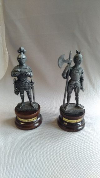 Due Armigeri in peltro