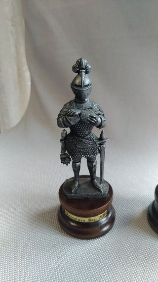 Due Armigeri in peltro