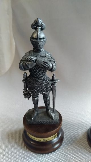 Due Armigeri in peltro