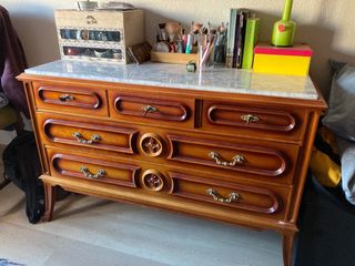 Cómoda madera y marmol