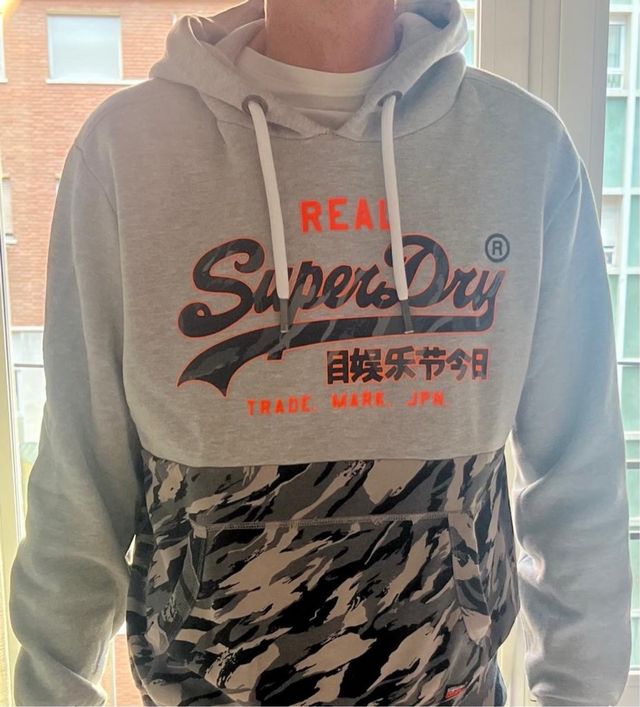 Sudadera gris